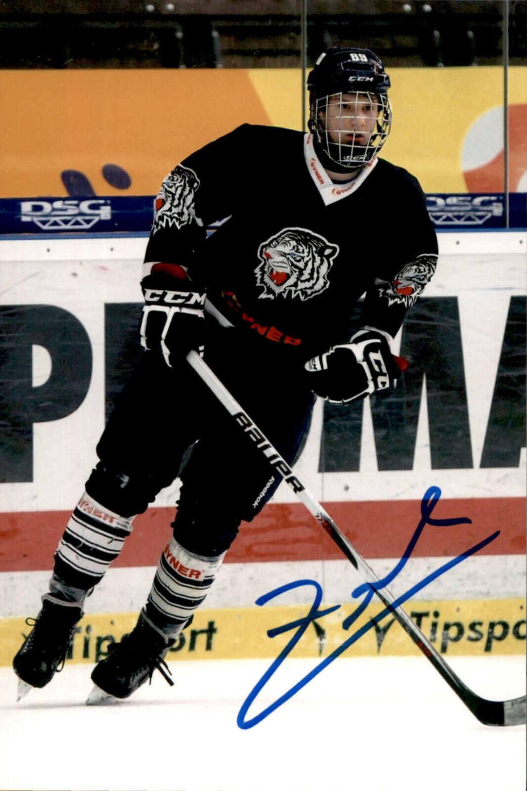 Pavel Zacha SIGNED 4x6 Photo Poster painting CZECH REPUBLIC / NEW JERSEY DEVILS #5