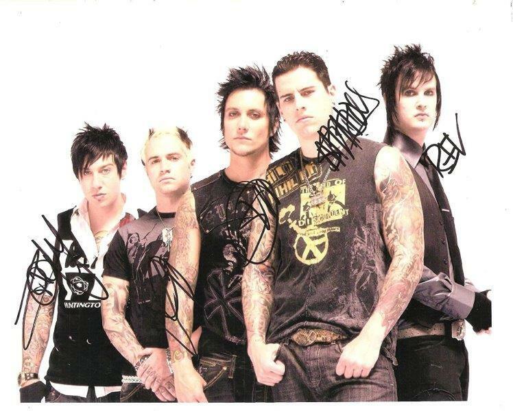 REPRINT - AVENGED SEVENFOLD Autographed Signed 8 x 10 Photo Poster painting Poster Guitar