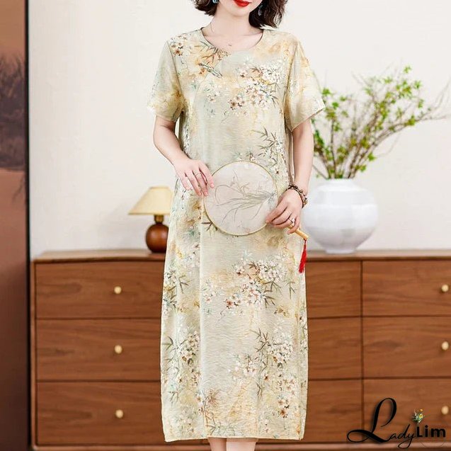 Feminine and light Dress