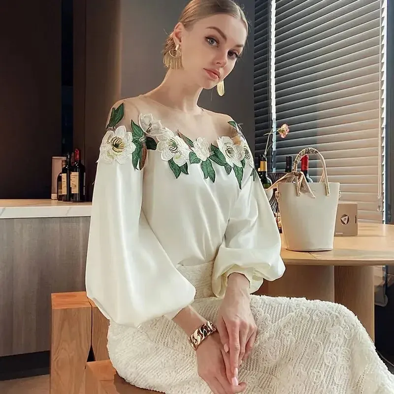 Fashionable and Minimalist winter Top