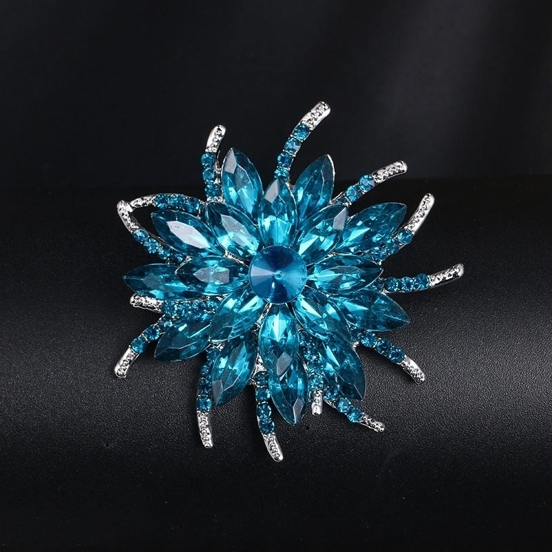 Korean Style Pin Flower Alloy Plating Rhinestones Women’S Brooches