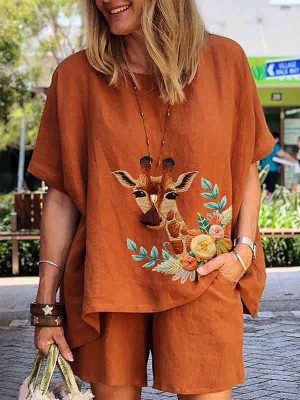 Women's round neck animal print half sleeve T-shirt