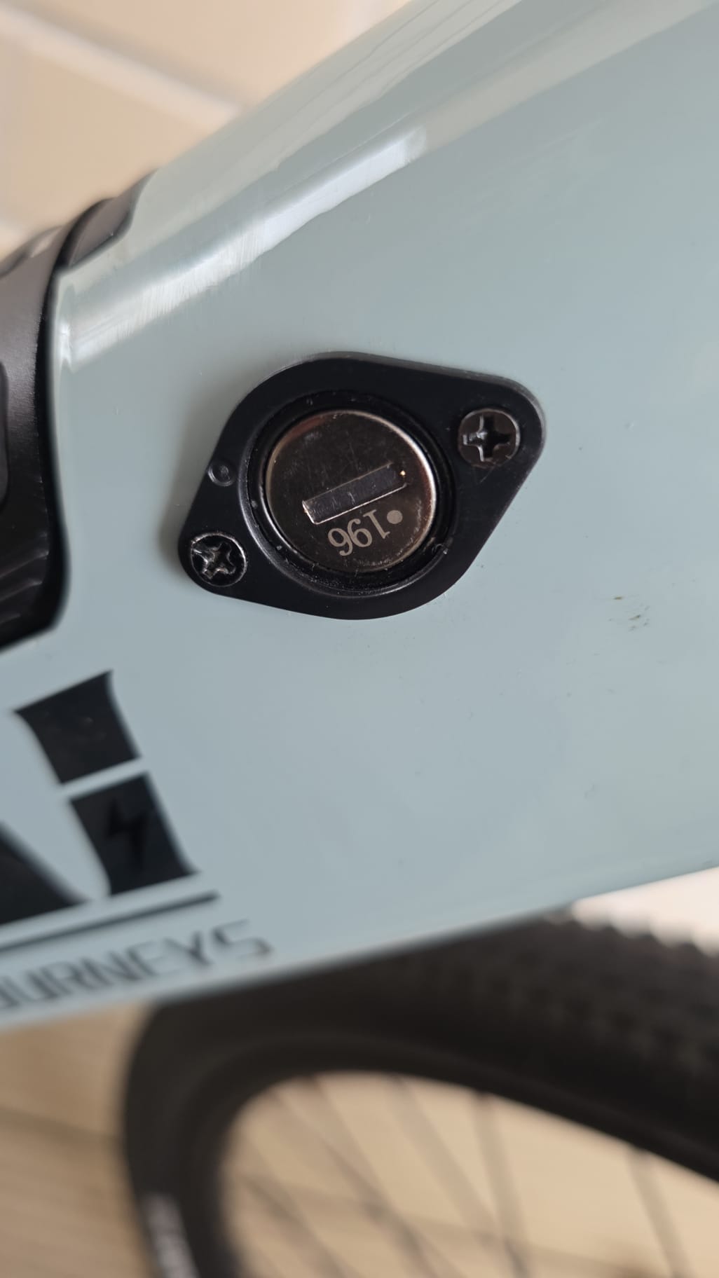 GN27 Battery Key