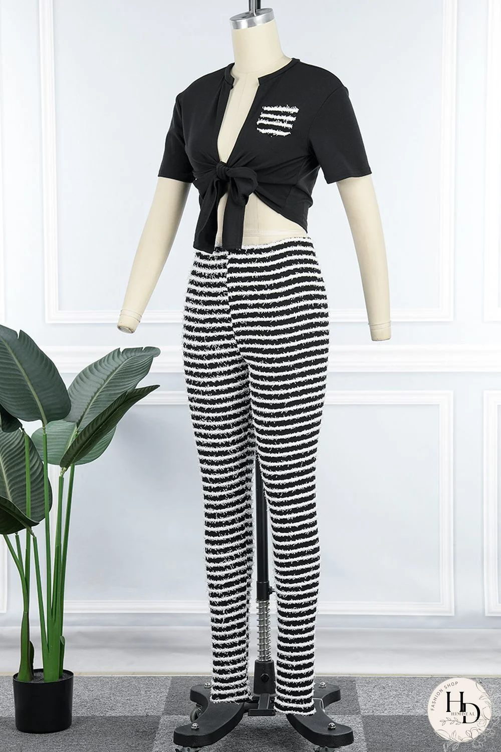 White Sexy Casual Street Striped Pocket Frenulum V Neck Short Sleeve Two Pieces