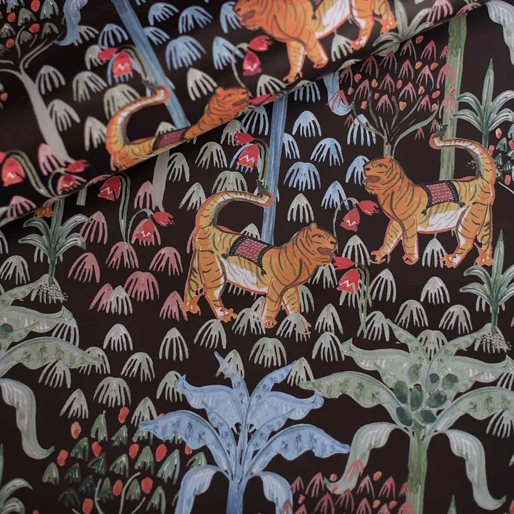 Tigris Wallpaper in Onyx by Justina Blakeney® - Sure Strip