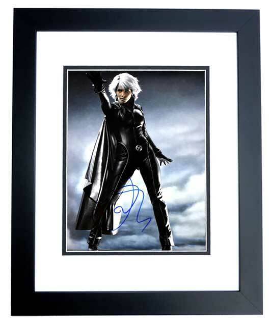 Halle Berry Signed - Autographed X-MEN - Storm 11x14 inch Photo Poster painting - FRAMED