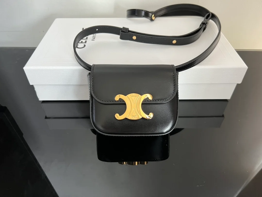 𝐂𝐄𝐋𝐈𝐍𝐄 TRIOMPHE MINI