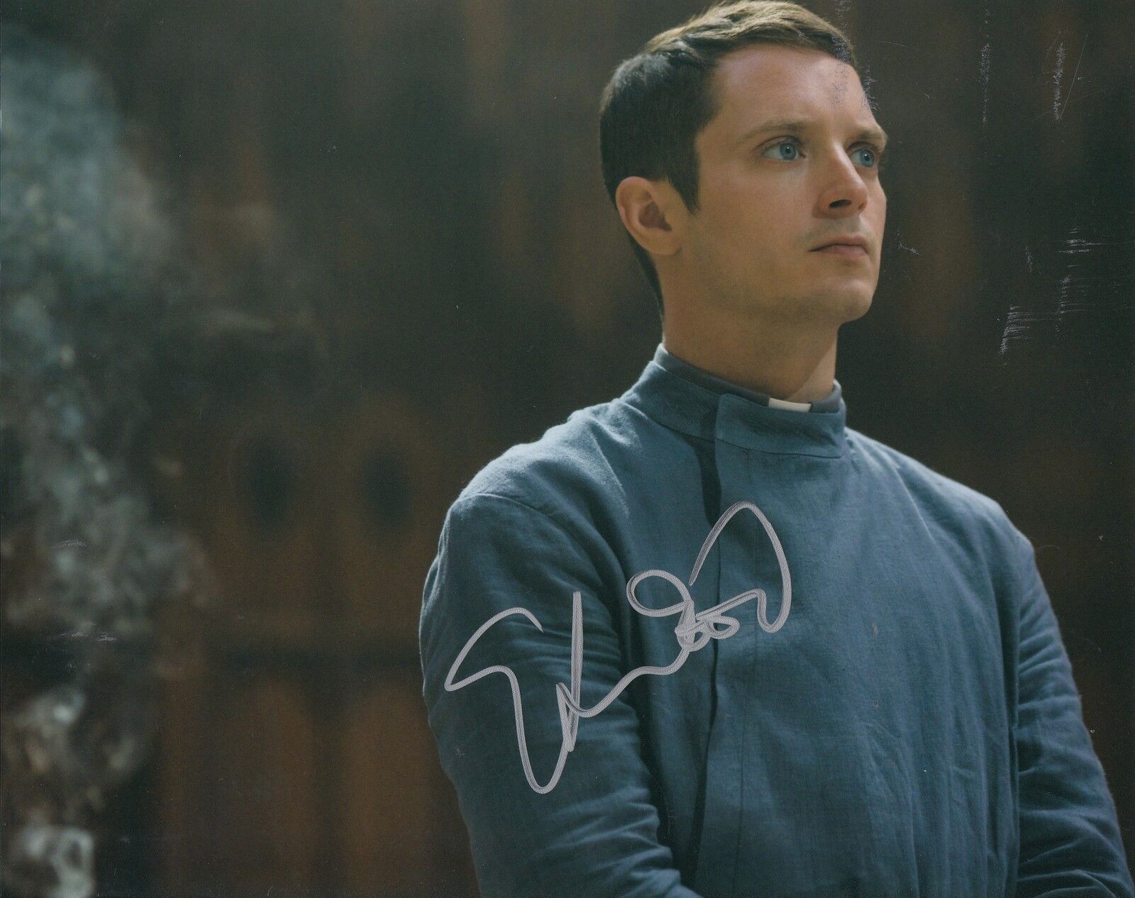 ELIJAH WOOD signed *The Last Witch Hunter* 8X10 Photo Poster painting *PROOF* W/COA Dolan 37 #1