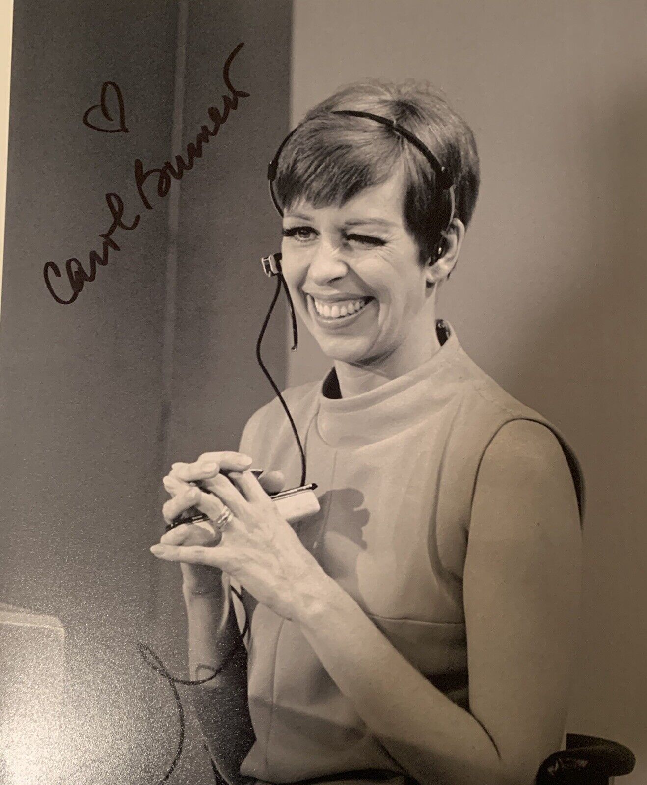 carol burnett Signed Auto 8x10 Photo Poster painting Pic