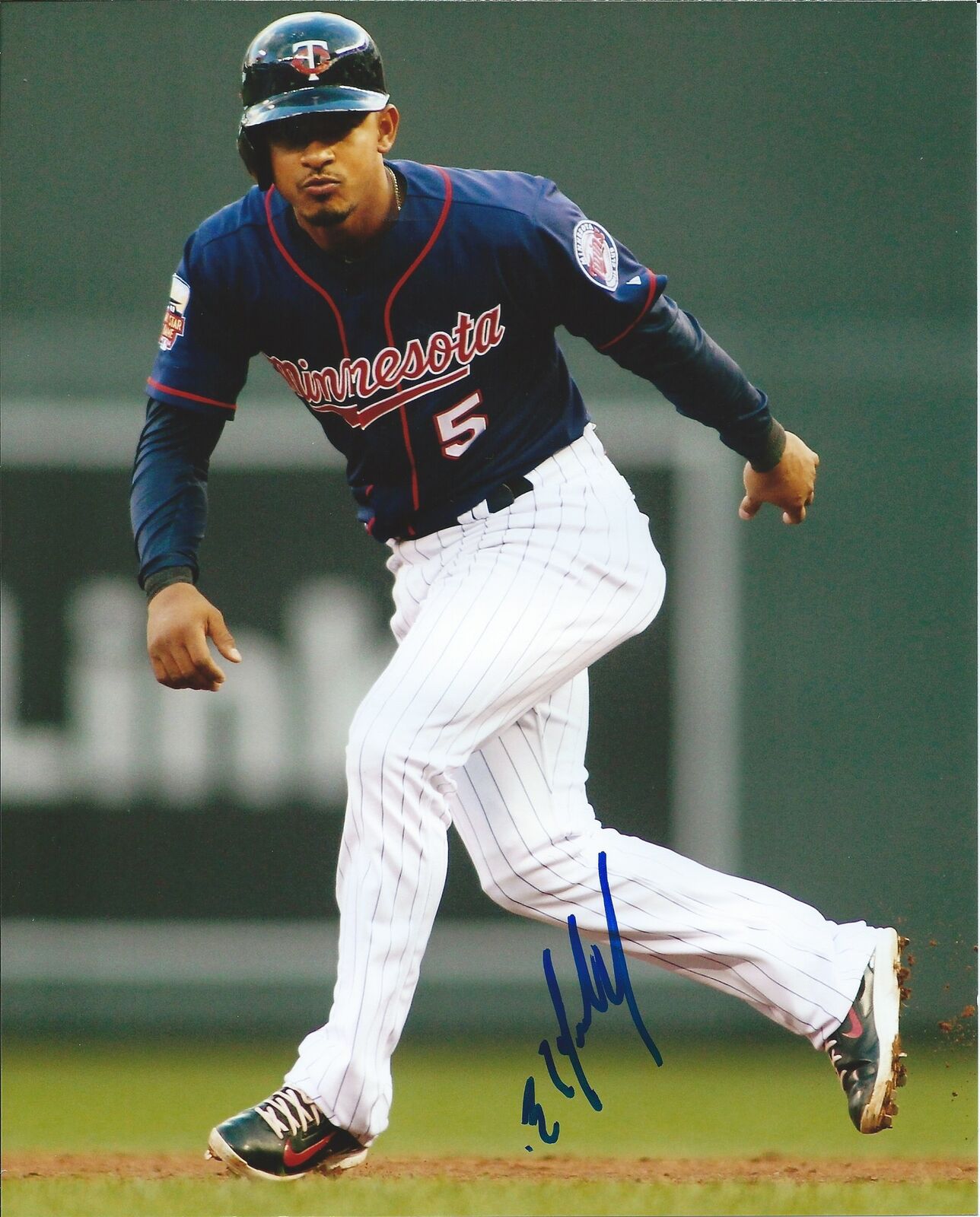 EDUARDO ESCOBAR signed autographed MINNESOTA TWINS 8x10 Photo Poster painting W/COA