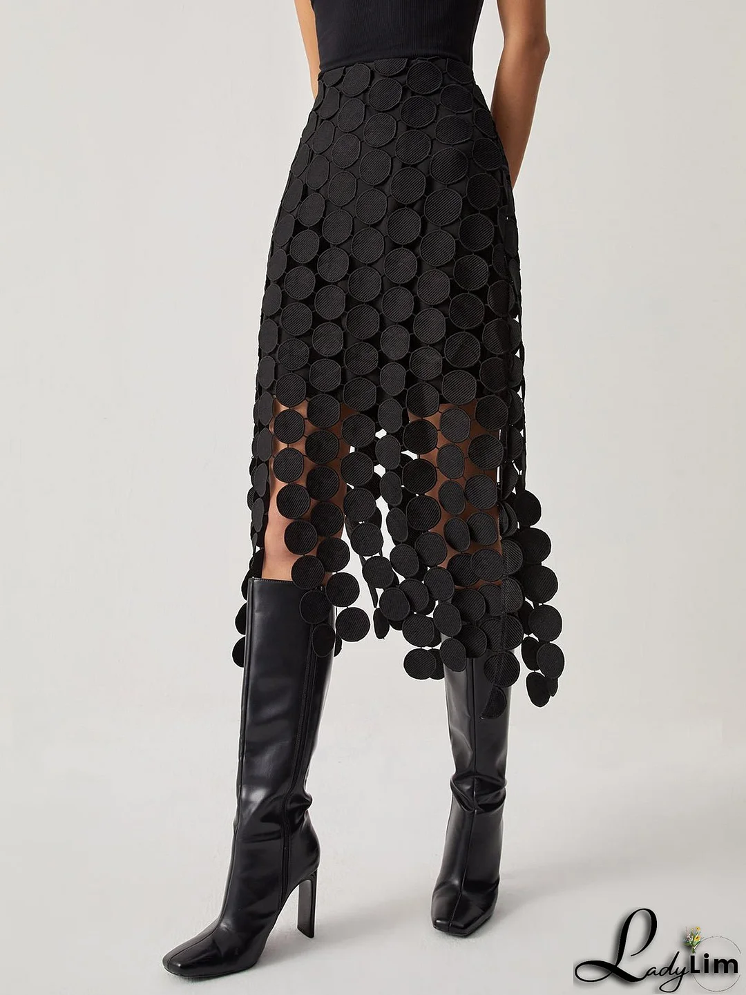 Elegant and Versatile winter garment