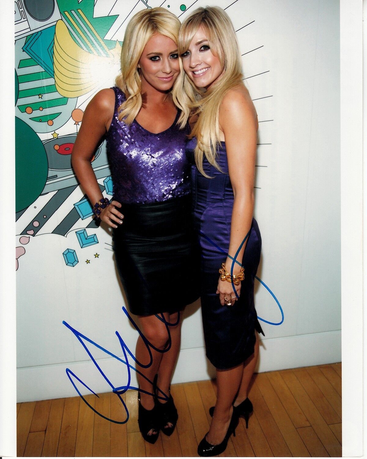 AUBREY O'DAY hand-signed SEXY '08 CLOSEUP 8x10 SHANNON BEX authentic w/ HOLO COA