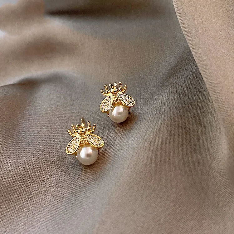 Korean Style Bee Pearl Stud Earrings