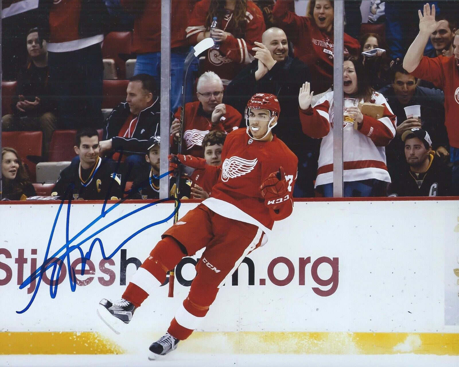 Andreas Athanasiou Signed 8x10 Photo Poster painting Detroit Red Wings Autographed COA C