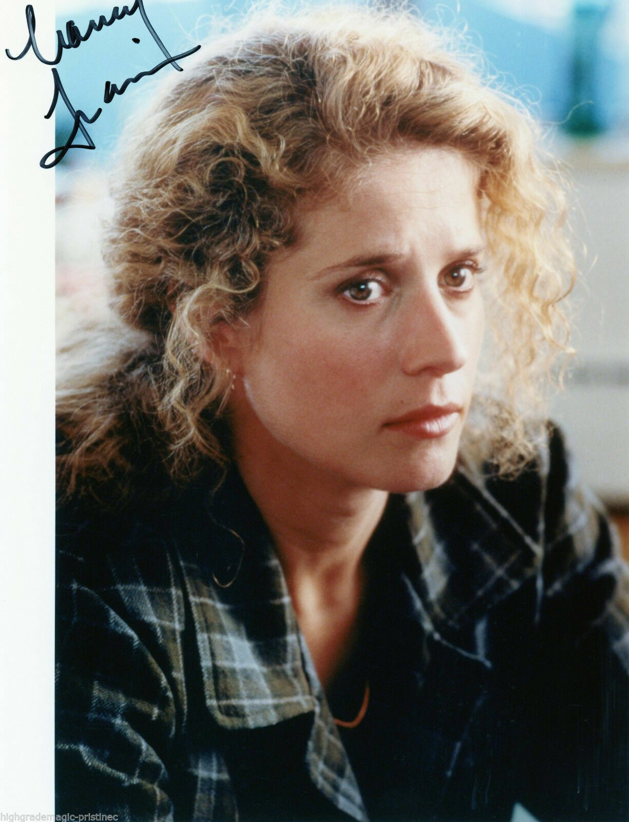 NANCY TRAVIS AUTOGRAPHED SIGNED 8X10 AS RITA IN THE FILM THE VANISHING