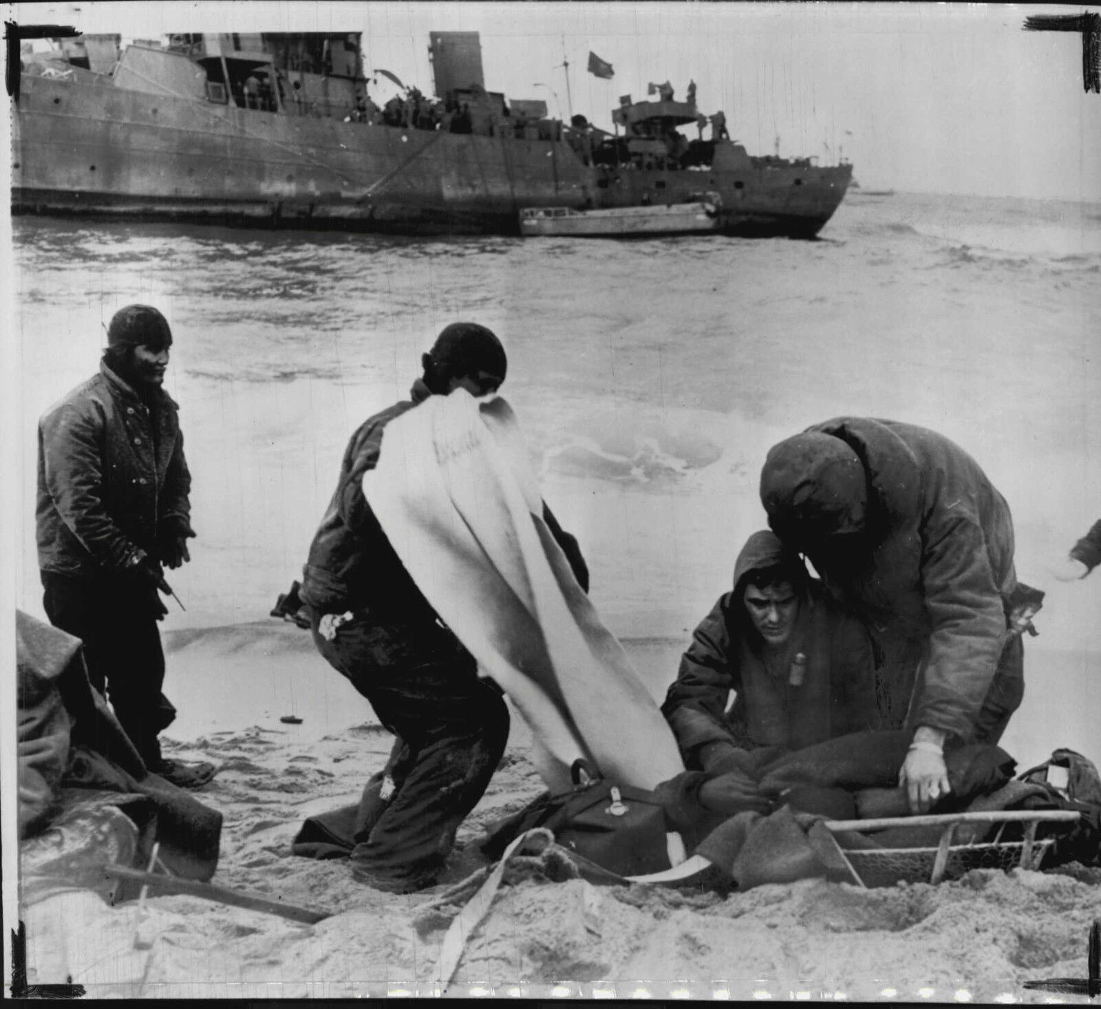 Wounded From Grounded Ship Prasae a Corvette 1951 Korea War Press Photo Poster painting