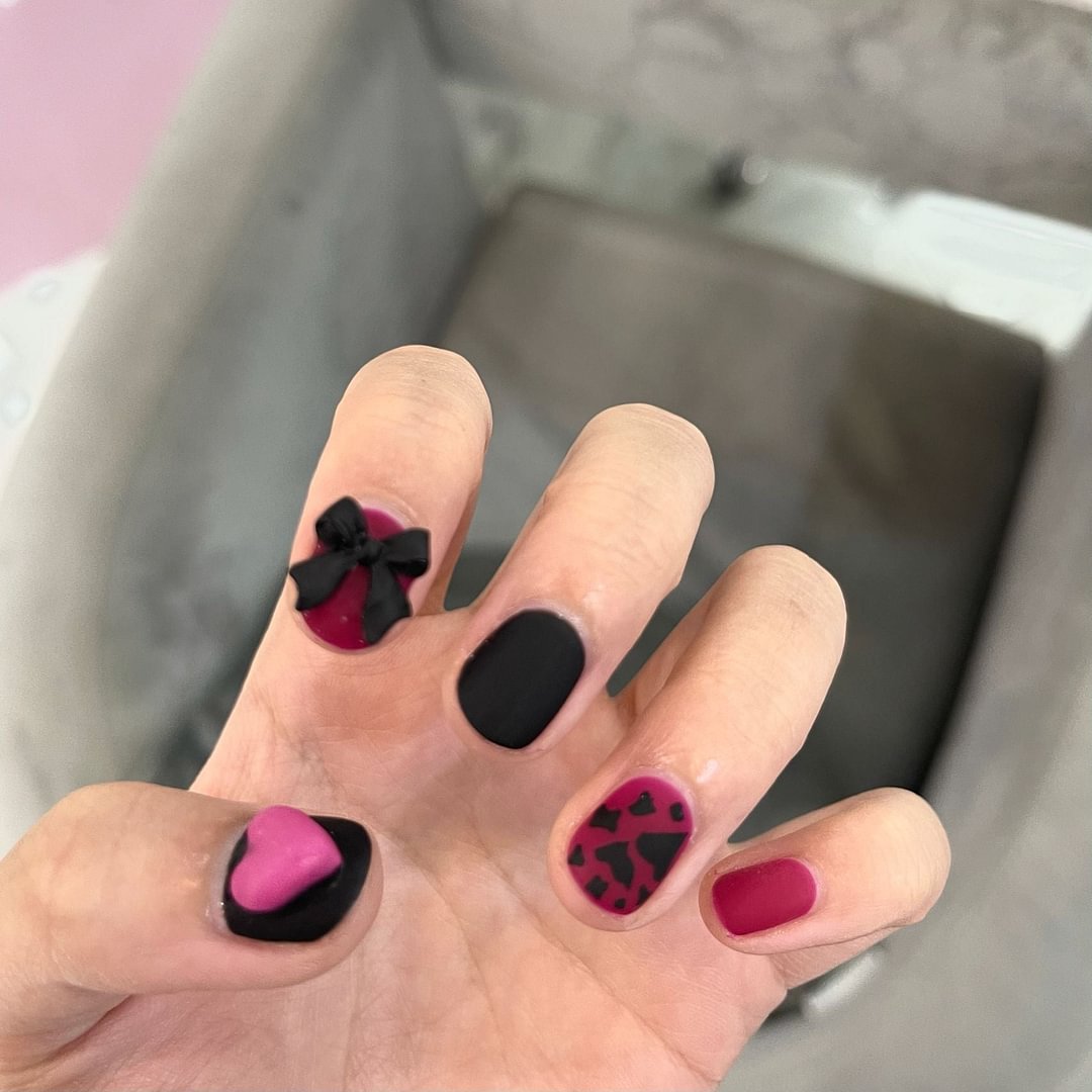 Dark Red Short False Nails Artificial Black Bow Heart Design Fingernails Sweet Pearl Fake Nail Press On Nails Tips Art