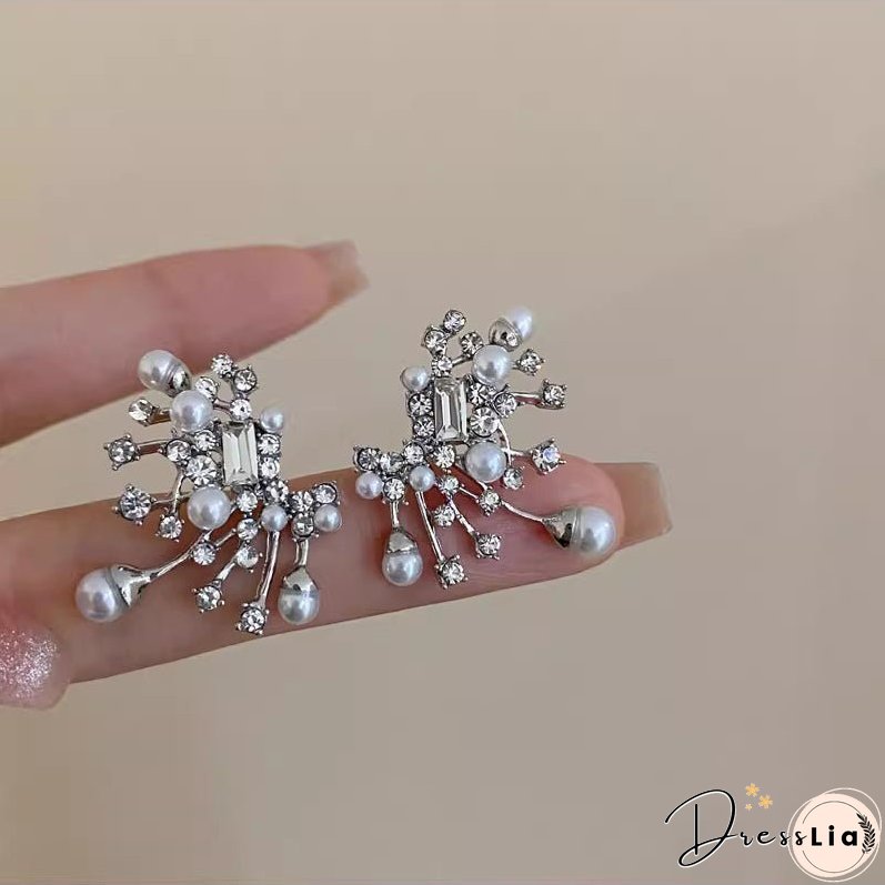 Oversize White Alloy Pearl Zircon Floral Stud Earrings