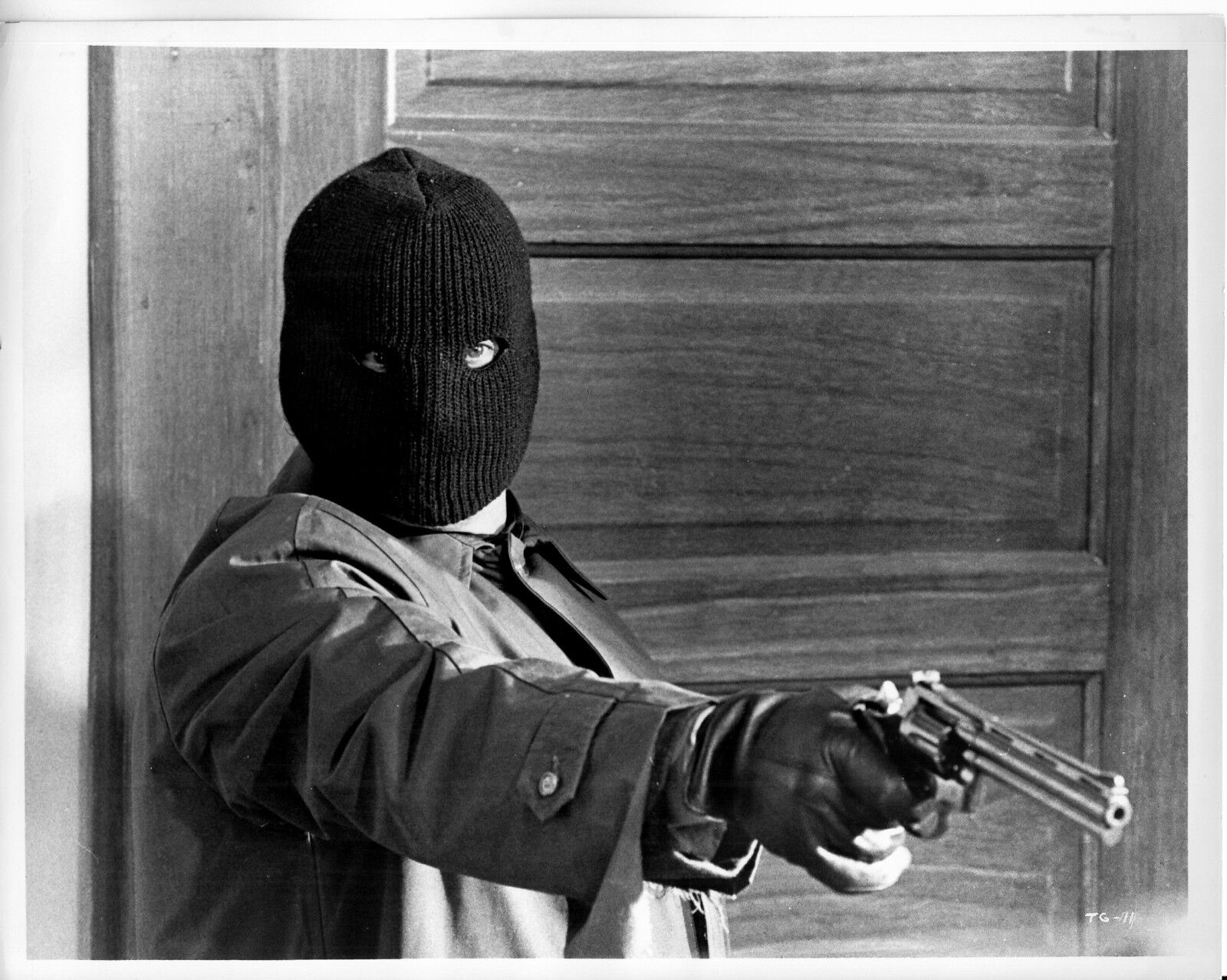 STEVE McQUEEN's THE GETAWAY vintage 8x10 original 1972 BANK ROBBERY SCENE still