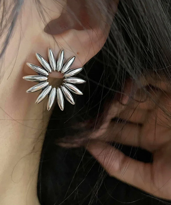 Regular White Sterling Silver Floral Stud Earrings