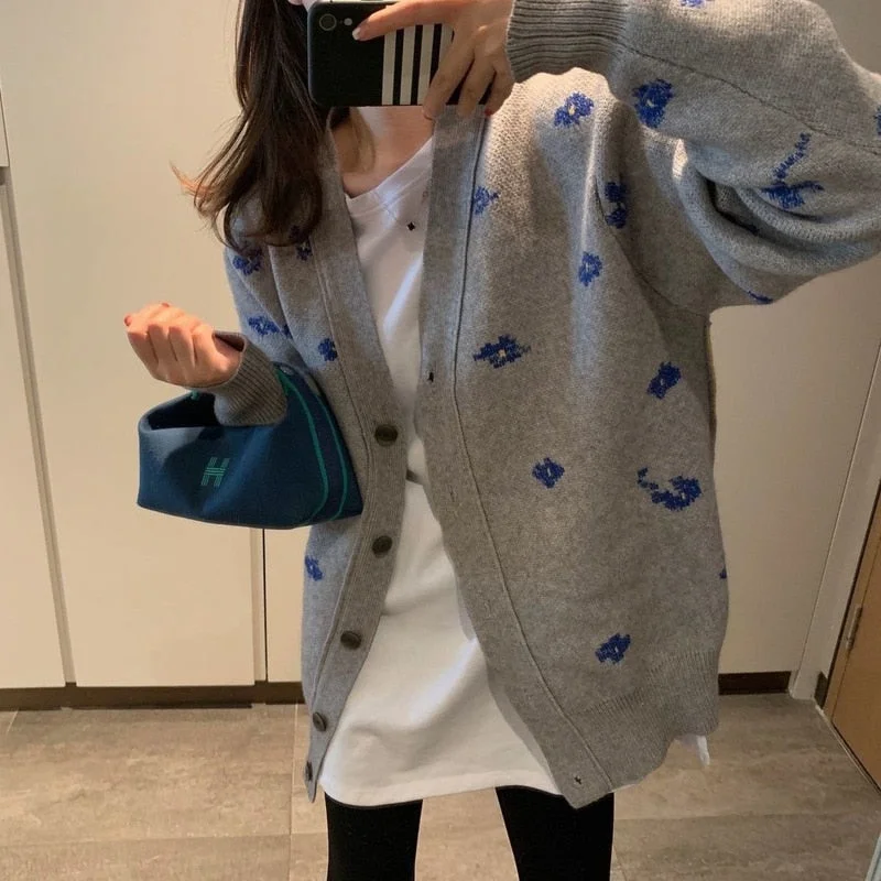 Cardigan sweater for fall/winter 2021 new embroidery single-breasted V-neck knitted top long-sleeved printed jacket women