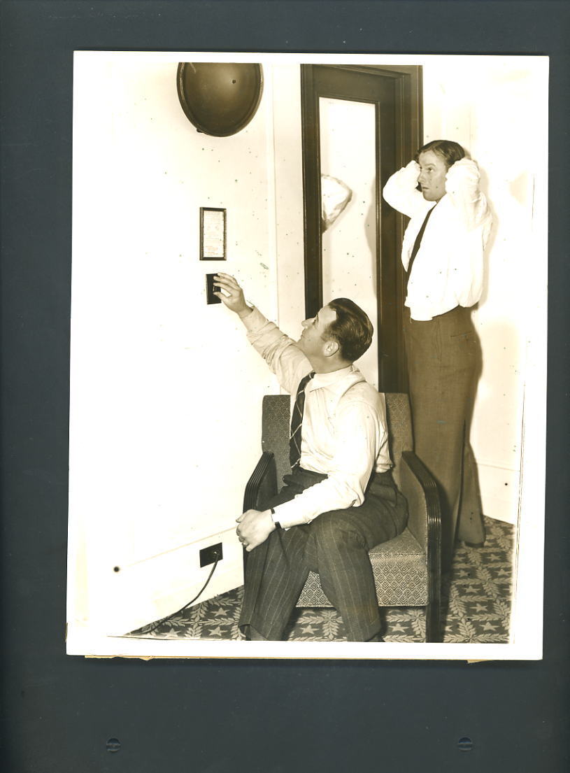 Bump Hadley & Monte Pearson in hotel room 1940 Press Photo Poster painting New York Yankees