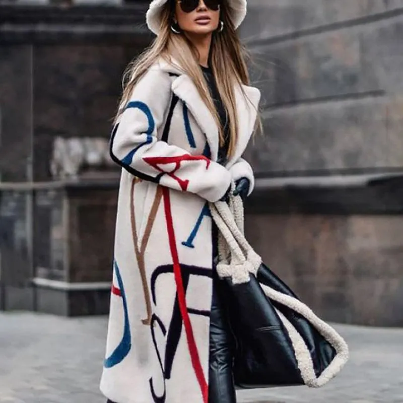Damen Wollmantel Crème mit Lettering Design, Oversize-Passform, Breiter Kragen, Urban Stil-55072-59499662049623