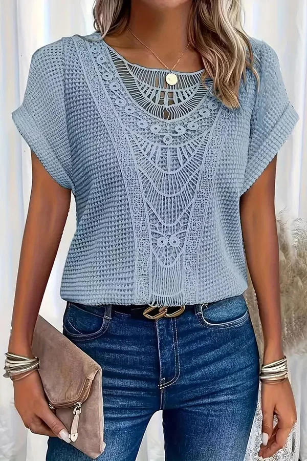Chic Lace-Trimmed Crew Neck T-Shirt