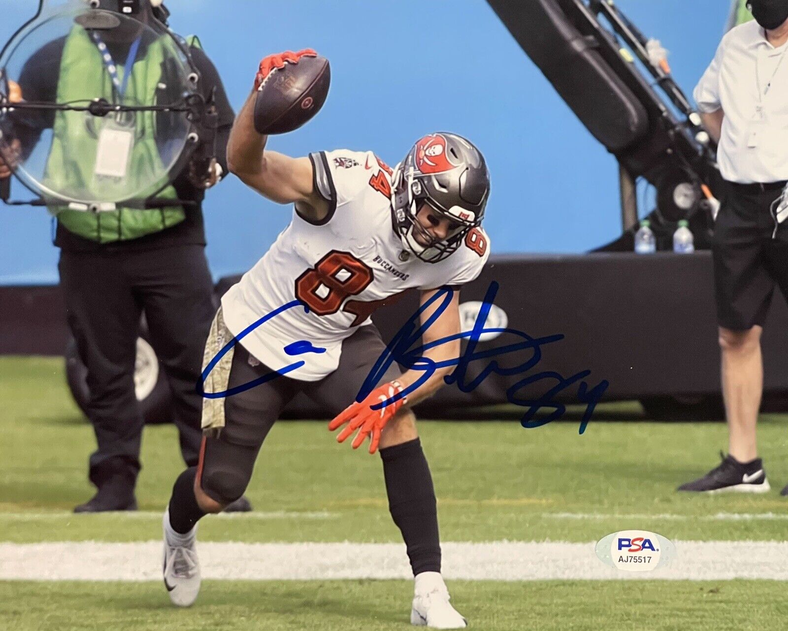 Cameron Brate Signed Autographed Tampa Bay Buccaneers 8x10 Photo Poster painting Psa/Dna