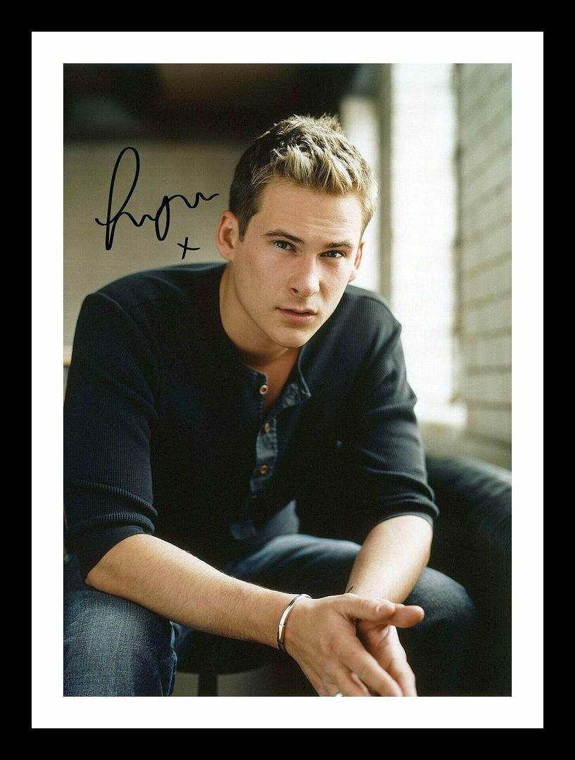 Lee Ryan Autograph Signed & Framed Photo Poster painting 1