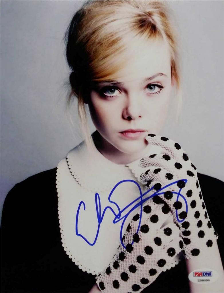 Elle Fanning Signed 8x10 Photo Poster painting PSA/DNA COA Auto Autograph Maleficent