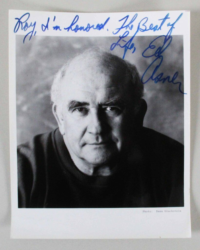 Ed Asner Signed Photo Poster painting Actor 8x10 - COA JSA