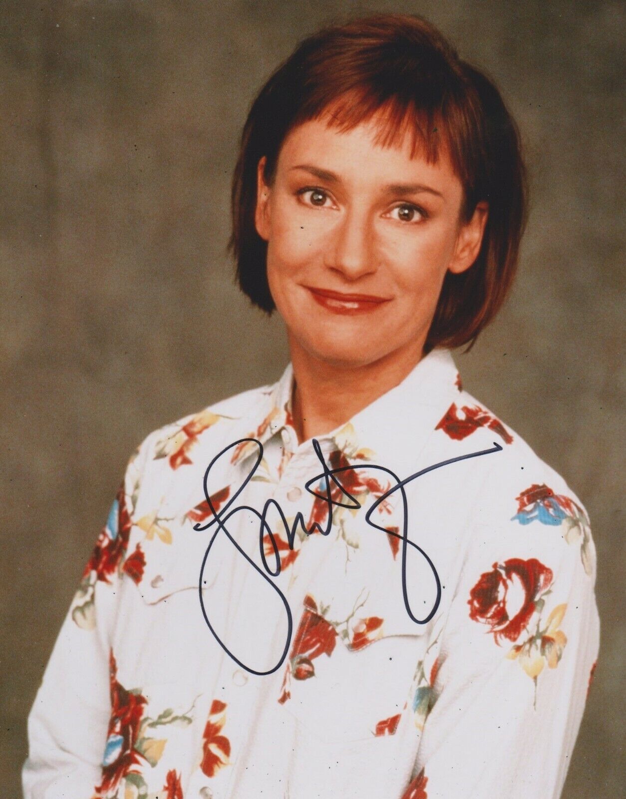 Laurie Metcalf Signed Roseanne 10x8 Photo Poster painting AFTAL