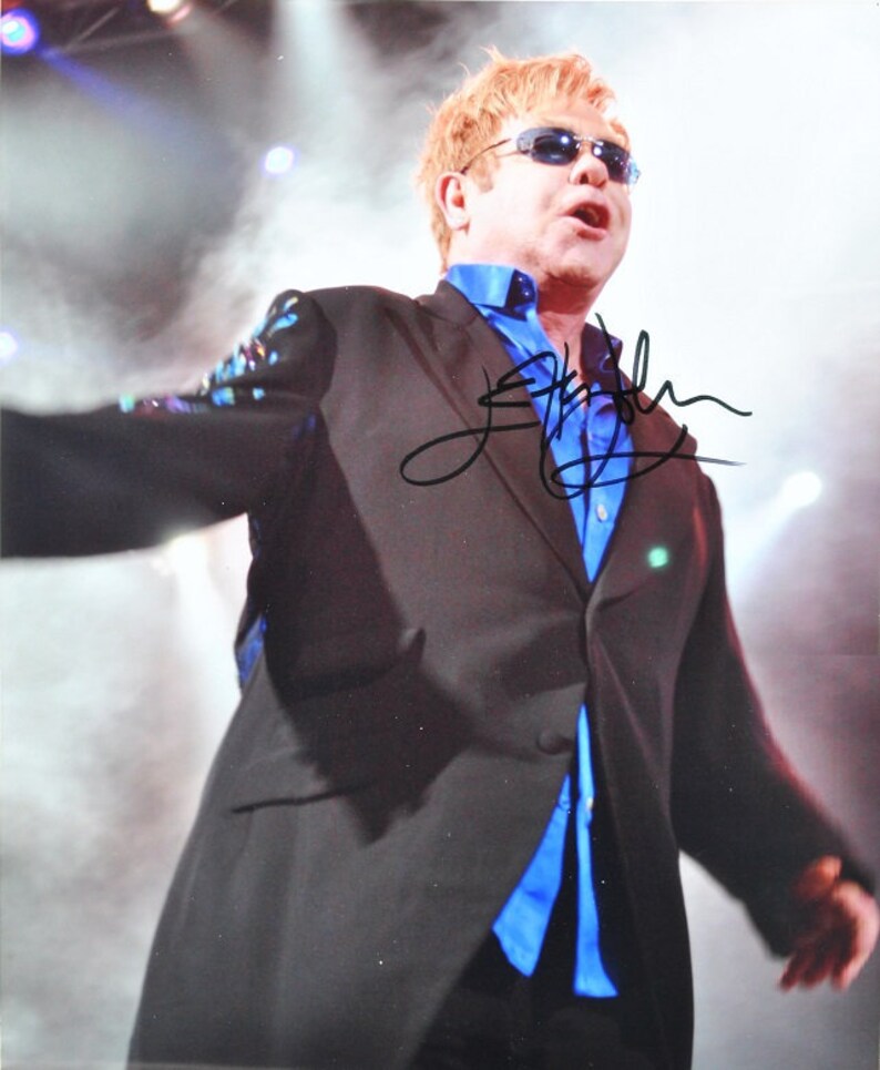 ELTON JOHN SIGNED Autographed Photo Poster painting Goodbye Yellow Brick Road wcoa