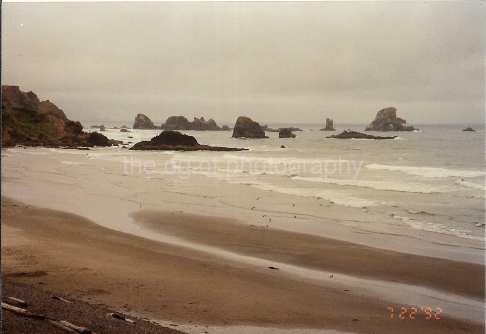 FOUND Photo Poster paintingGRAPH Color PACIFIC NORTHWEST Original Snapshot COAST 22 45 K