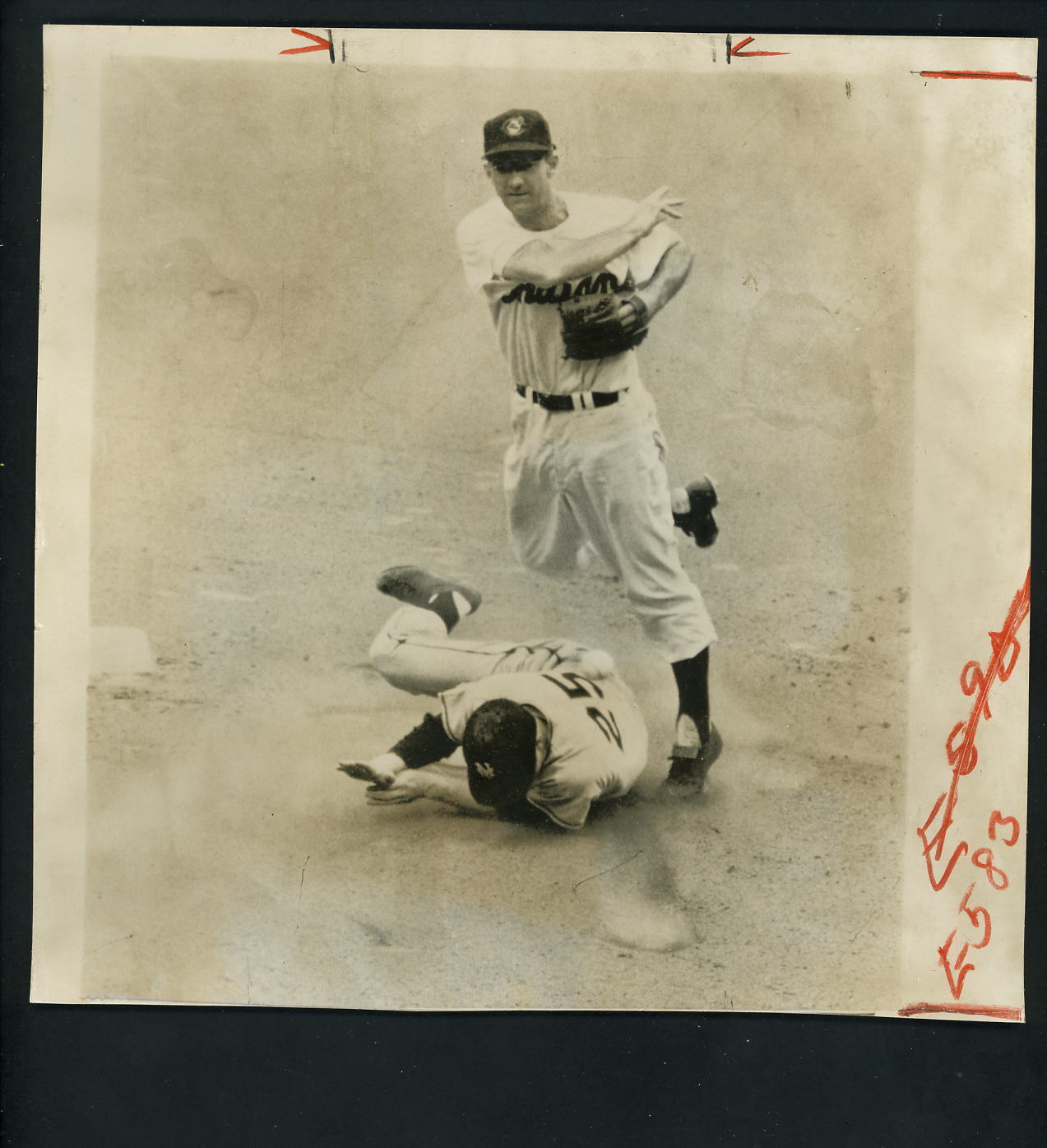 George Strickland & Whitey Lockman 1954 World Series Press Photo Poster painting Indians Giants