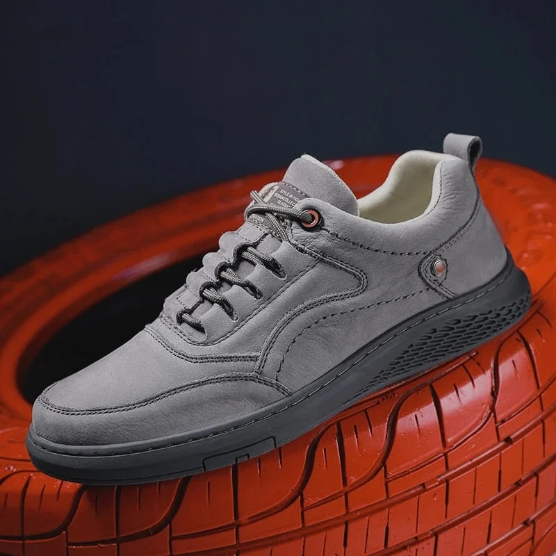 Men's genuine Leather Casual Shoess lace up Trend Comfortable Men Shoes outdoor Sneakers British Fashion Men High Top Moccasins