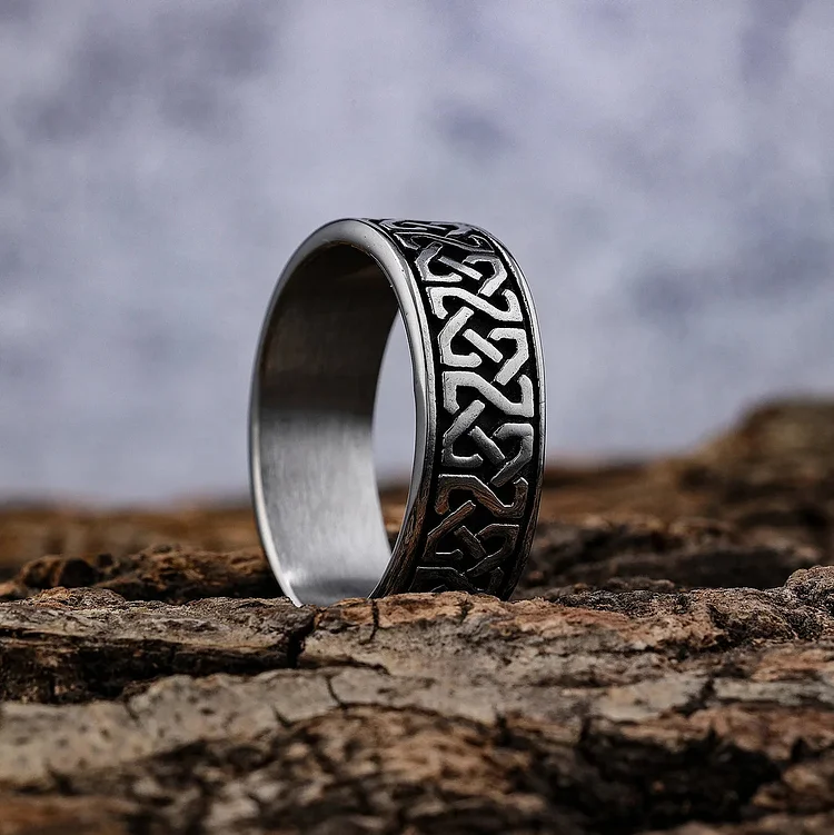 Coutureaura Classic Celtics Spiral Knot Nordic Ring