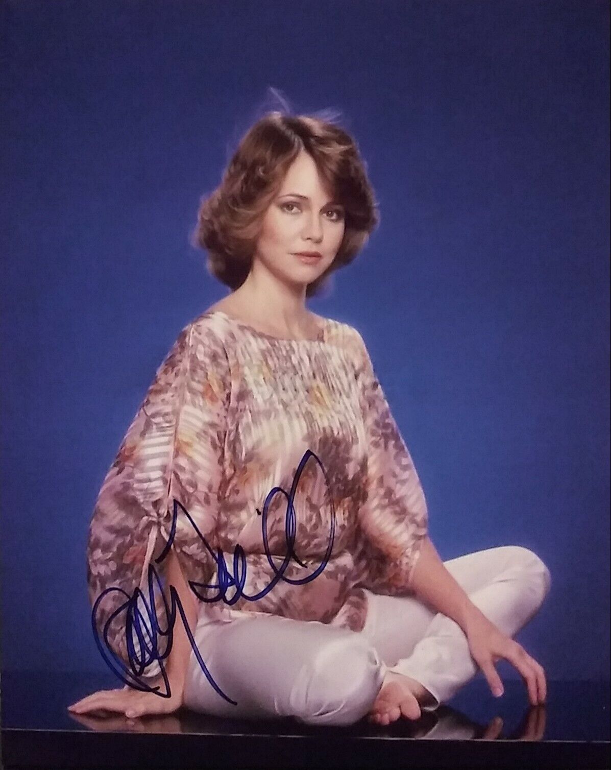 Sally Field signed 8 x 10