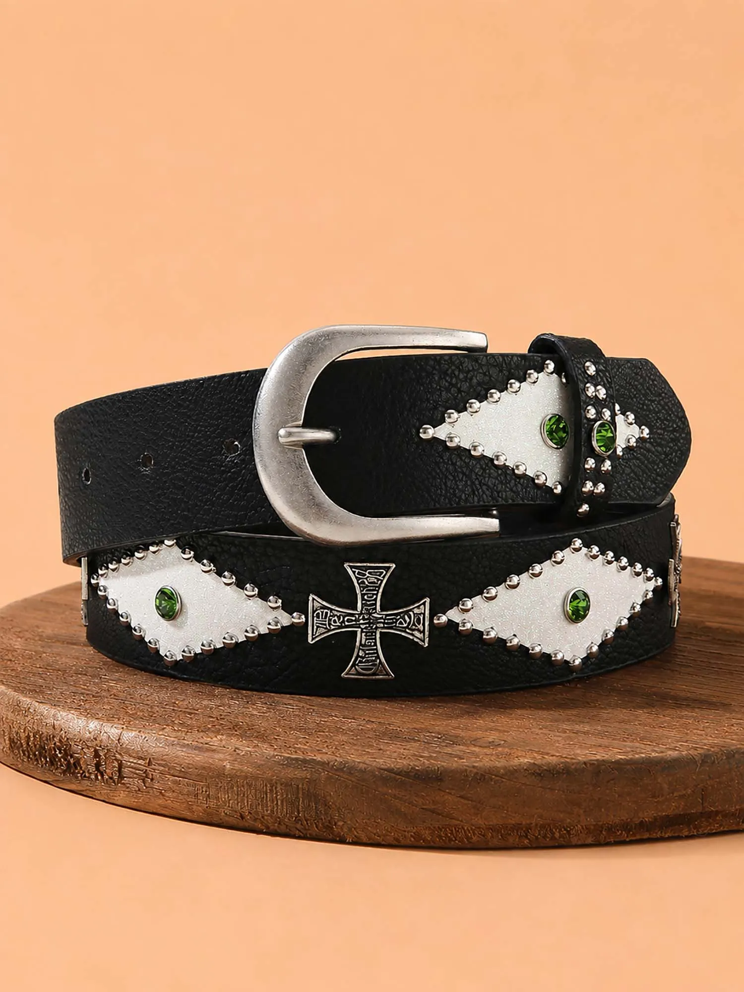 The ideal Wild West road trip &mdash; a sequined diamond-patterned vintage silver buckle textured eco-friendly leather belt