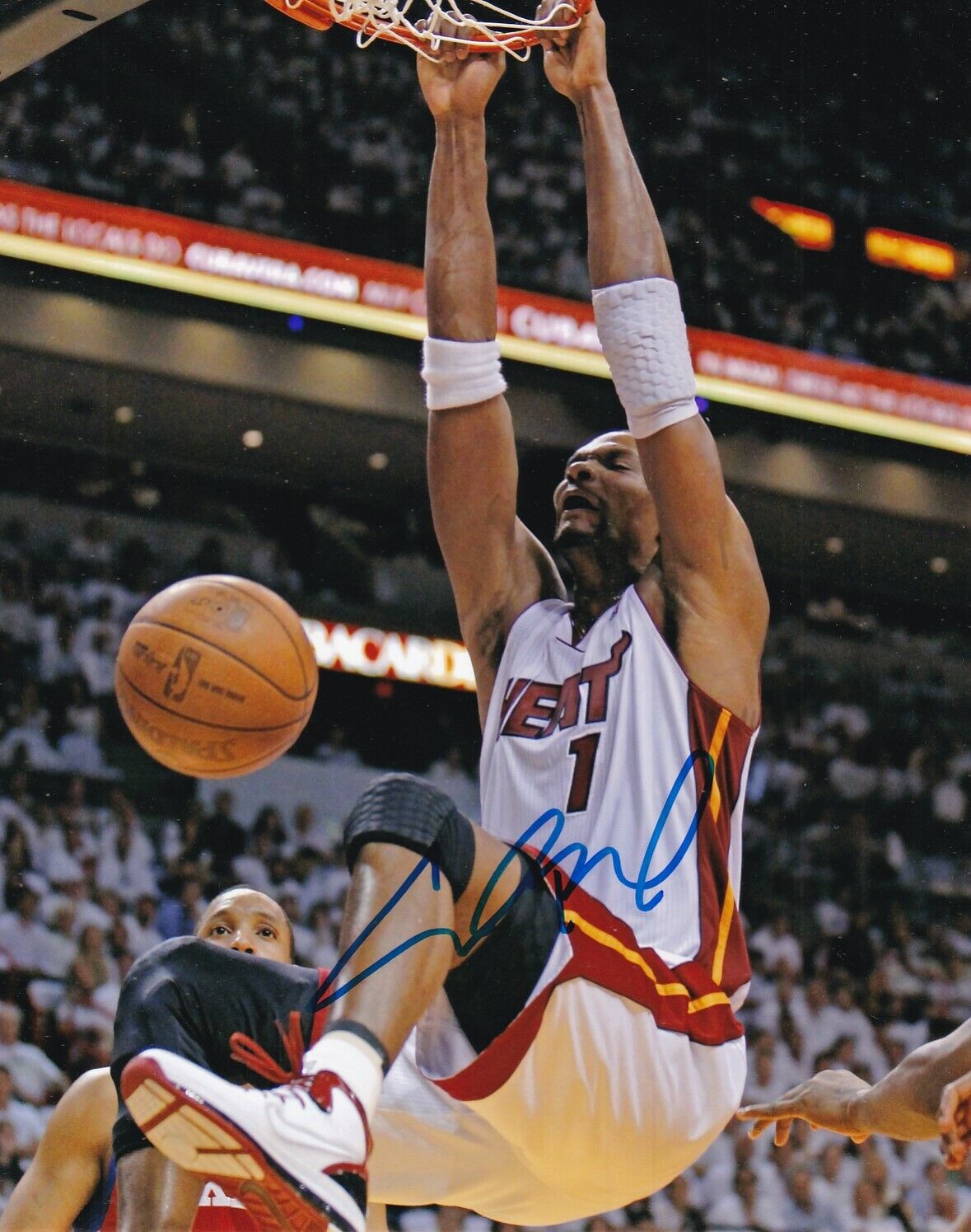 CHRIS BOSH SIGNED AUTOGRAPH 8X10 Photo Poster painting MIAMI HEAT