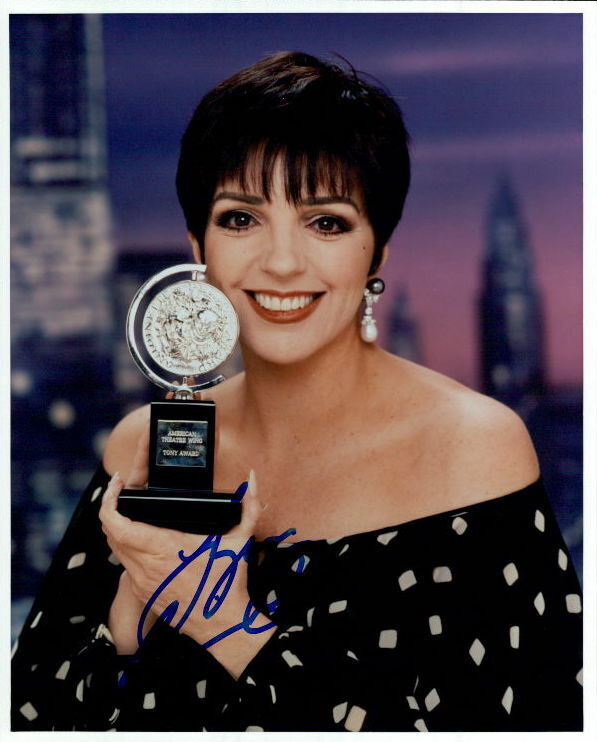 Liza Minnelli signed 8x10 Photo Poster painting In-person