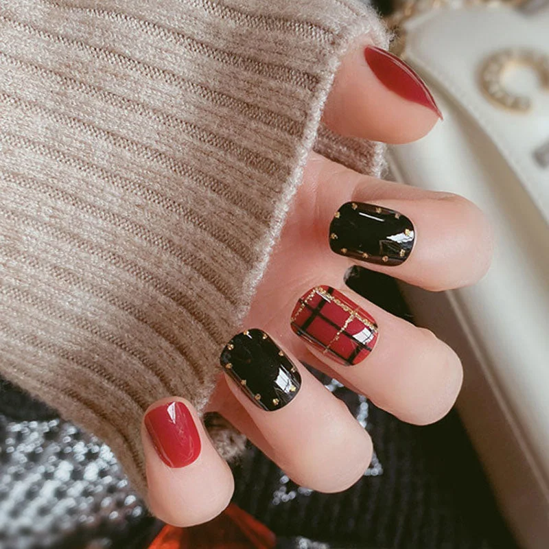 24pcs/box New High Quality Fresh Red and Black Stripe fake nails with designs and glue Wearable Short Full Cover acryl nail tips