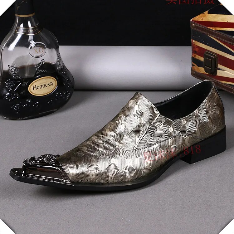 VCSHOES Big Size Carved Pointed Toe Men's Shoes Personalized Geometric Pattern Real Leather Male Business Shoes