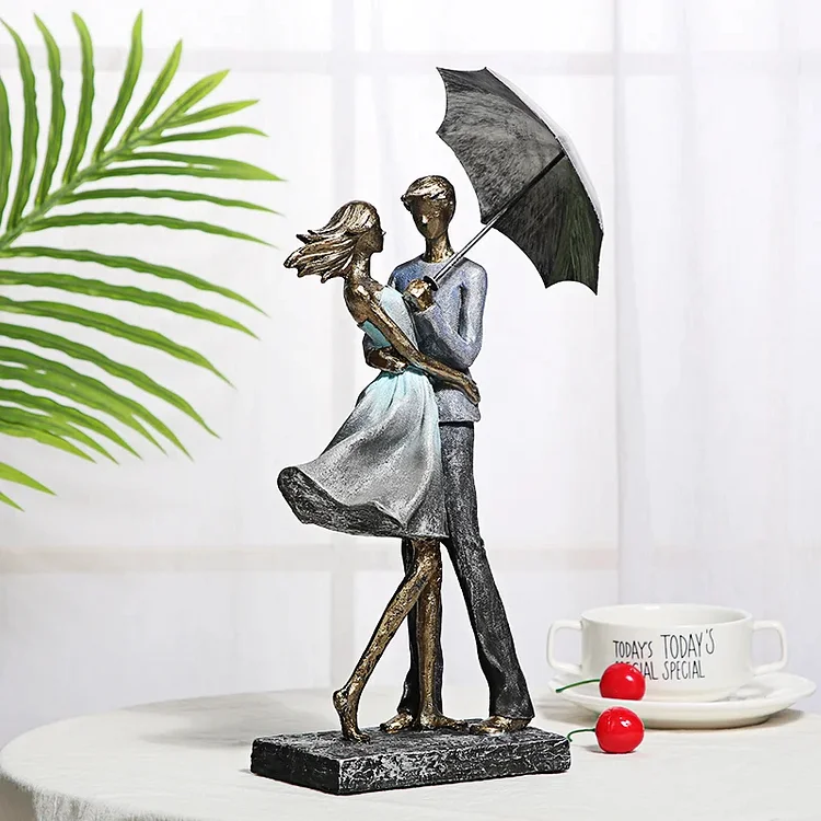 Hug Couple Sculpture - Gift for Lovers