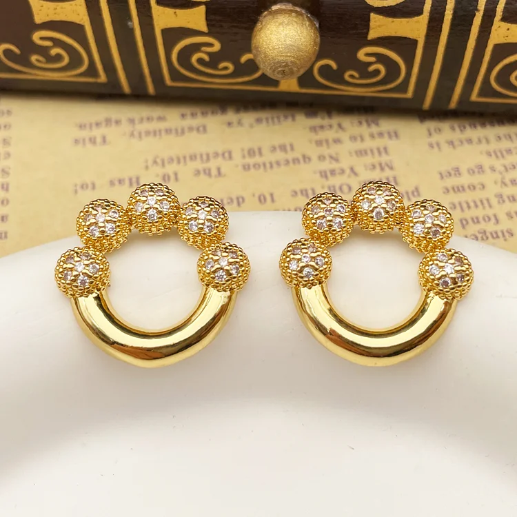 Zircon Cat Claw Retro Earrings