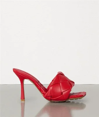 2020 Fashion Square Toe Weave High Heels Shoes Women Slippers Leather Luxury Designer Ladies Street Beach Sandals Slides Shoes