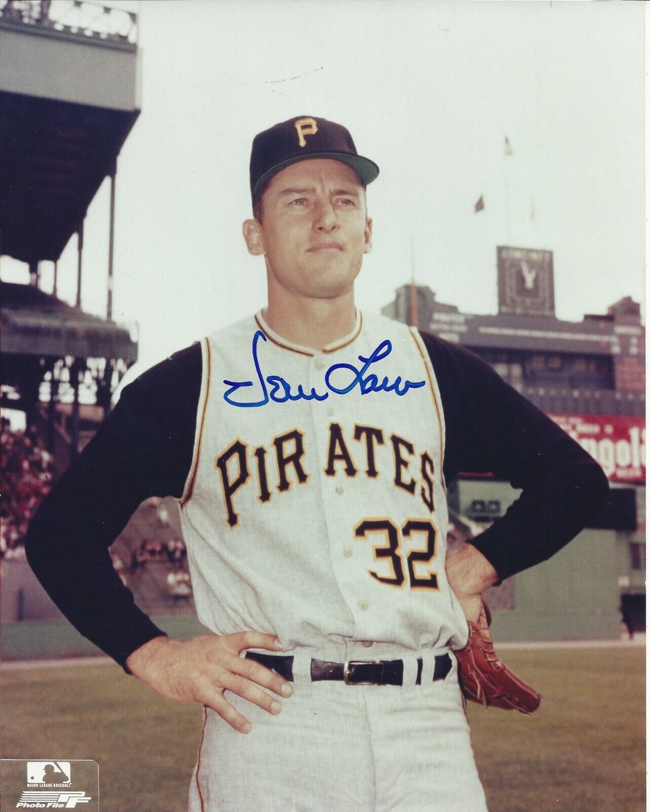 Vern Law Autographed 8x10 Pittsburgh Pirates#S1111