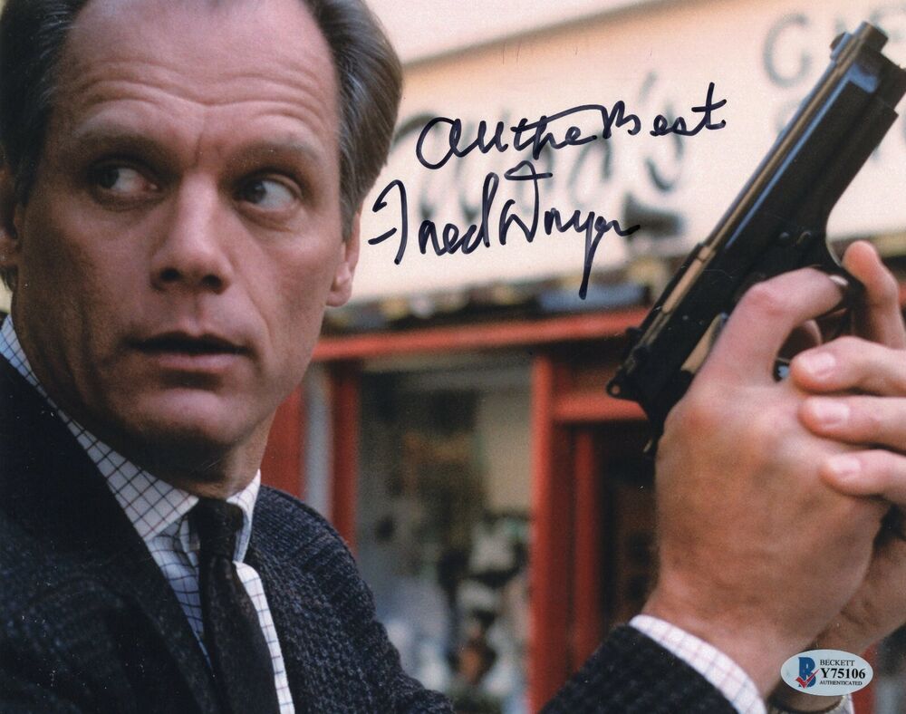 Fred Dryer Signed 8x10 Photo Poster painting w/Beckett Y75106 Hunter TV Show Rick Hunter