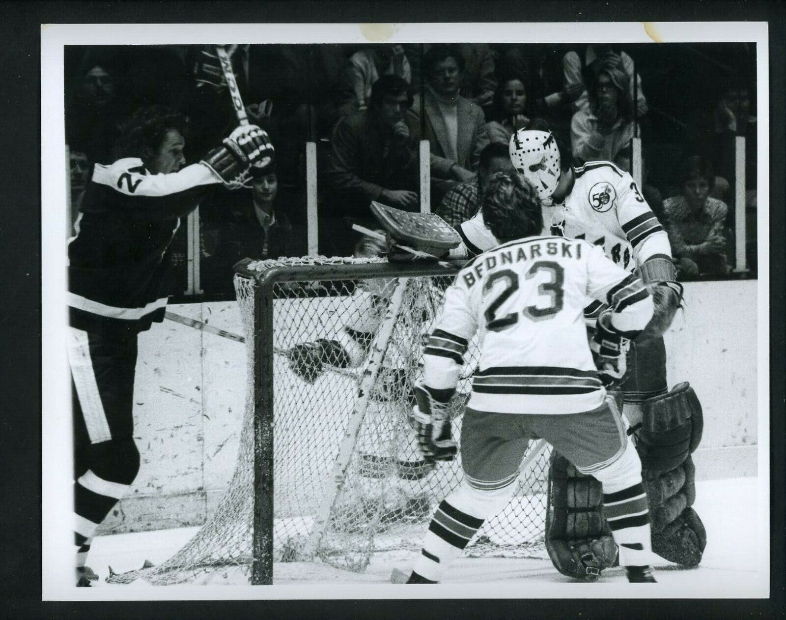 Darryl Sittler scores goal 1976 Press Photo Poster painting John Bednarski Rangers Maple Leafs